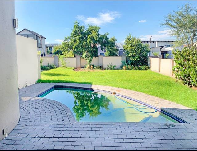 BEDROOM HOUSE FOR SALE IN MIDSTREAM ESTATE